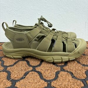 KEEN Newport H2 Men's Closed Toe Hiker Original Hybrid Sandal Olive Drab Size 13